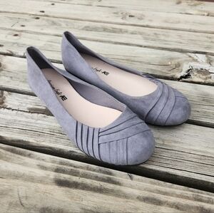 American Eagle Gray Suede Flats Slip On Professional Work Interview 8